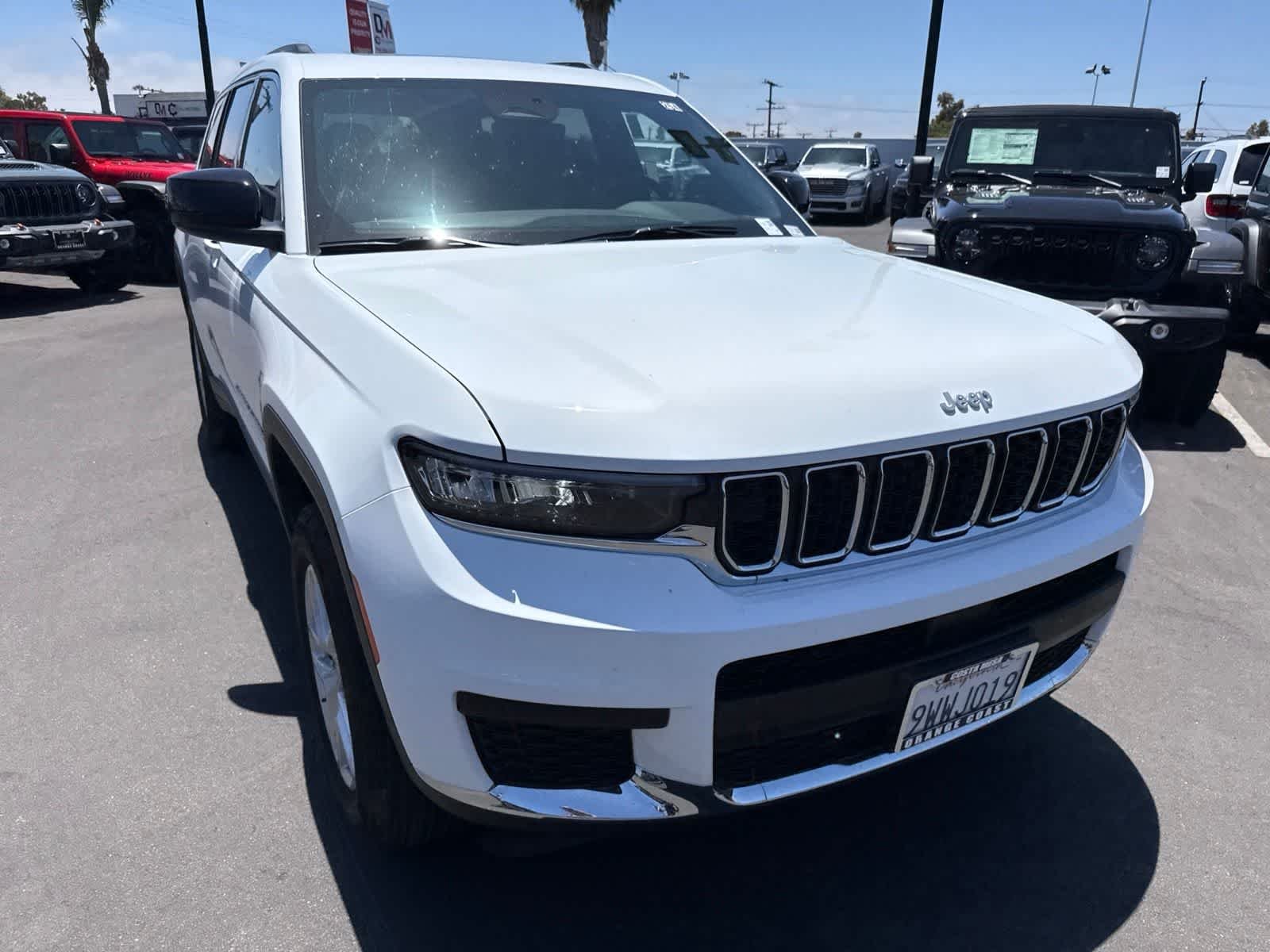 Used 2025 Bright White Clearcoat Jeep Laredo X image 6