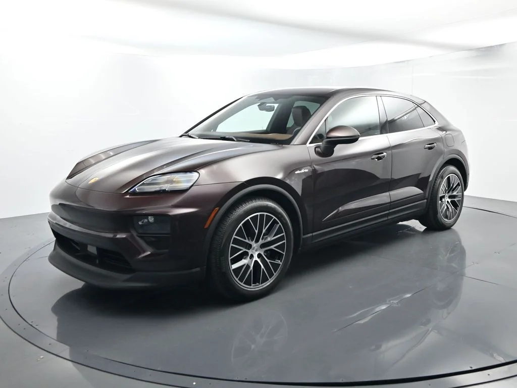 2025 Porsche Macan Base
