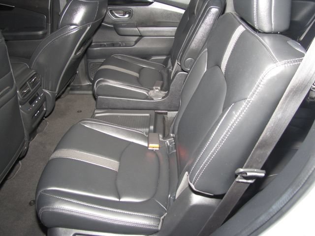 Certified Used 2024 Platinum White Pearl Honda EX-L 7 Passenger image 12