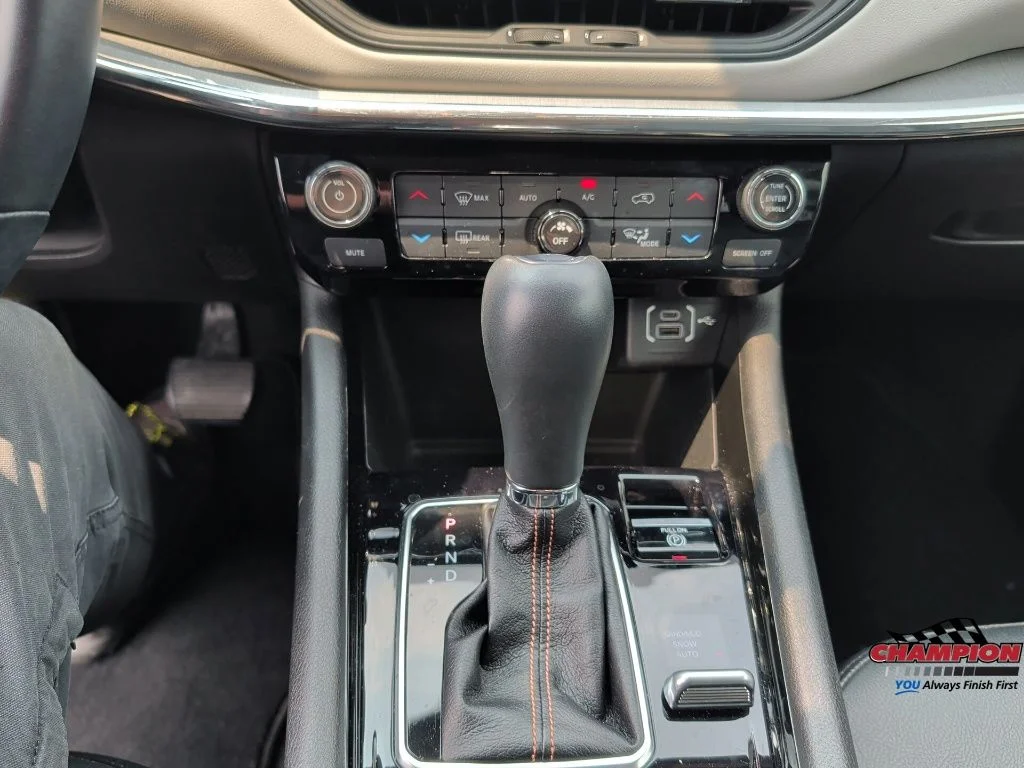 Used 2022 Gray Jeep Limited image 16