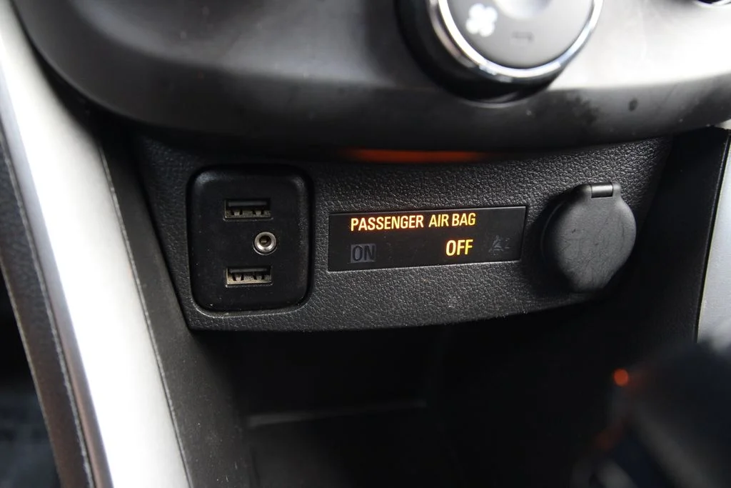 Used 2022 White Chevrolet LS image 24