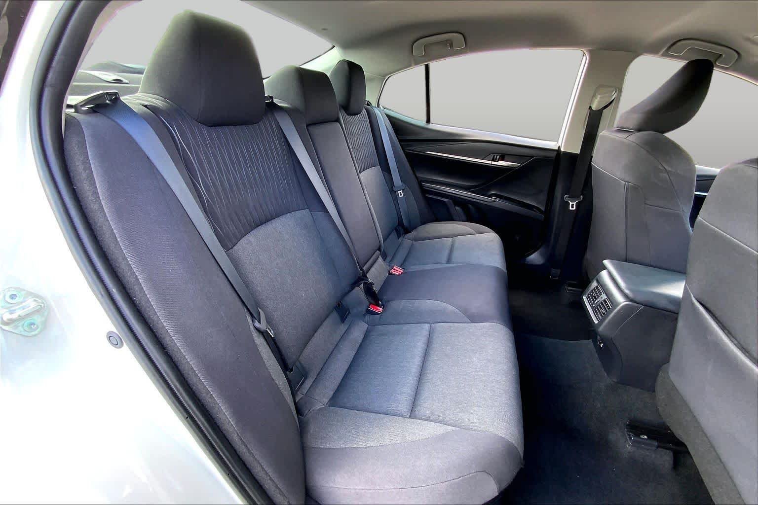 Used 2025 Ice Cap Toyota LE image 19