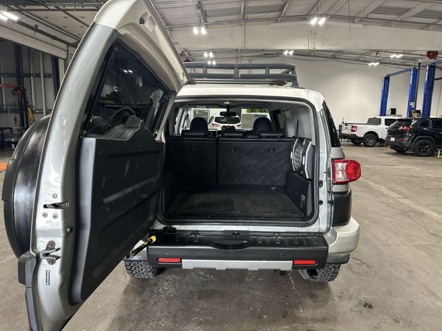 Used 2010  Toyota Base image 25