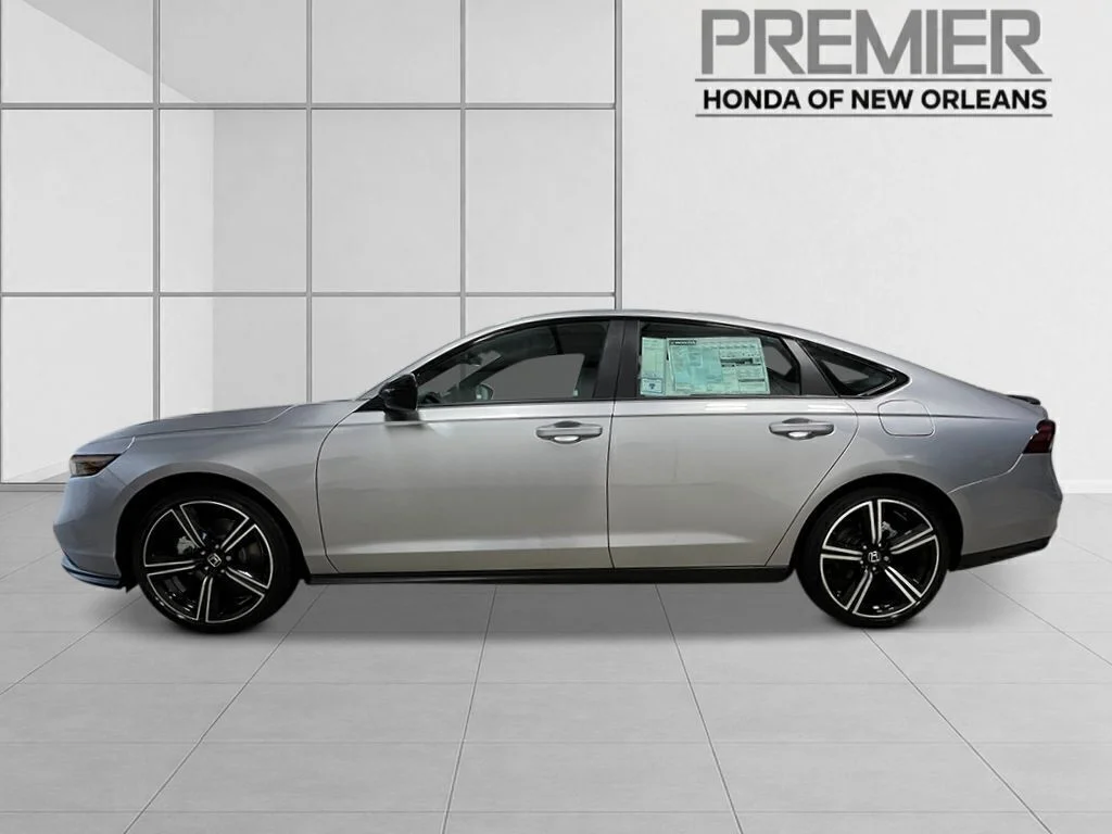 New 2026 Solar Silver Metallic Honda Sport Hybrid image 2