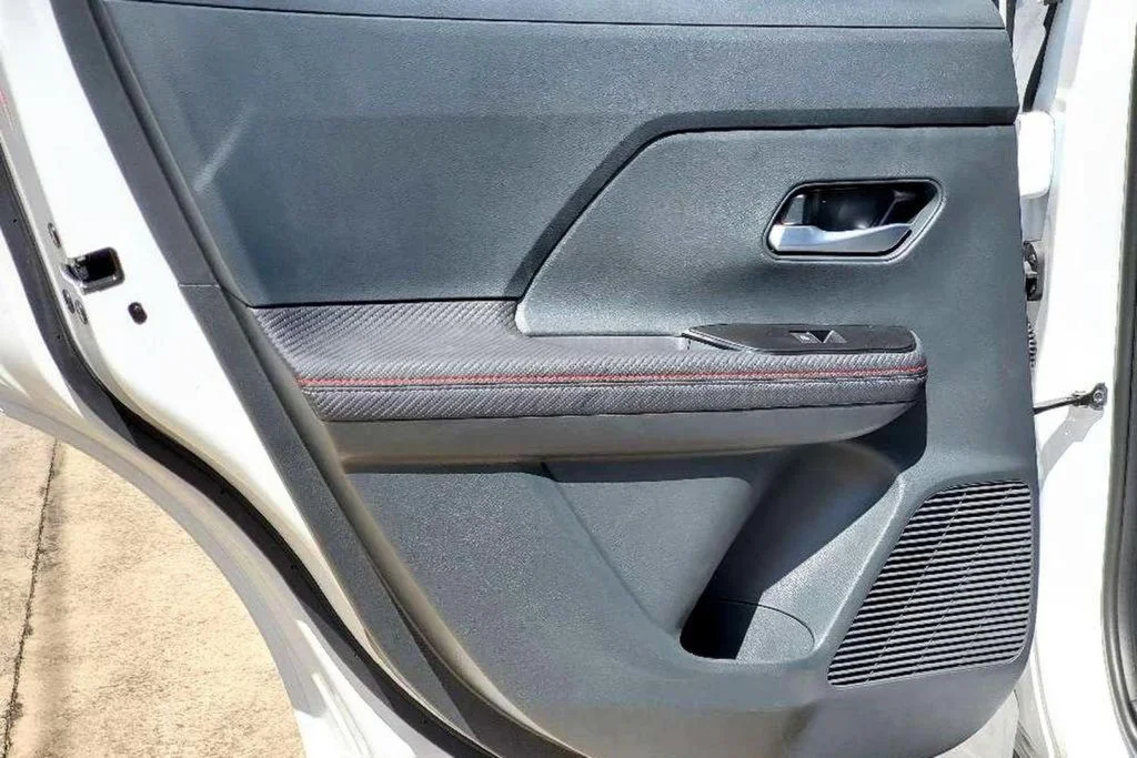 2025 Nissan Kicks SR AWD - Photo 19