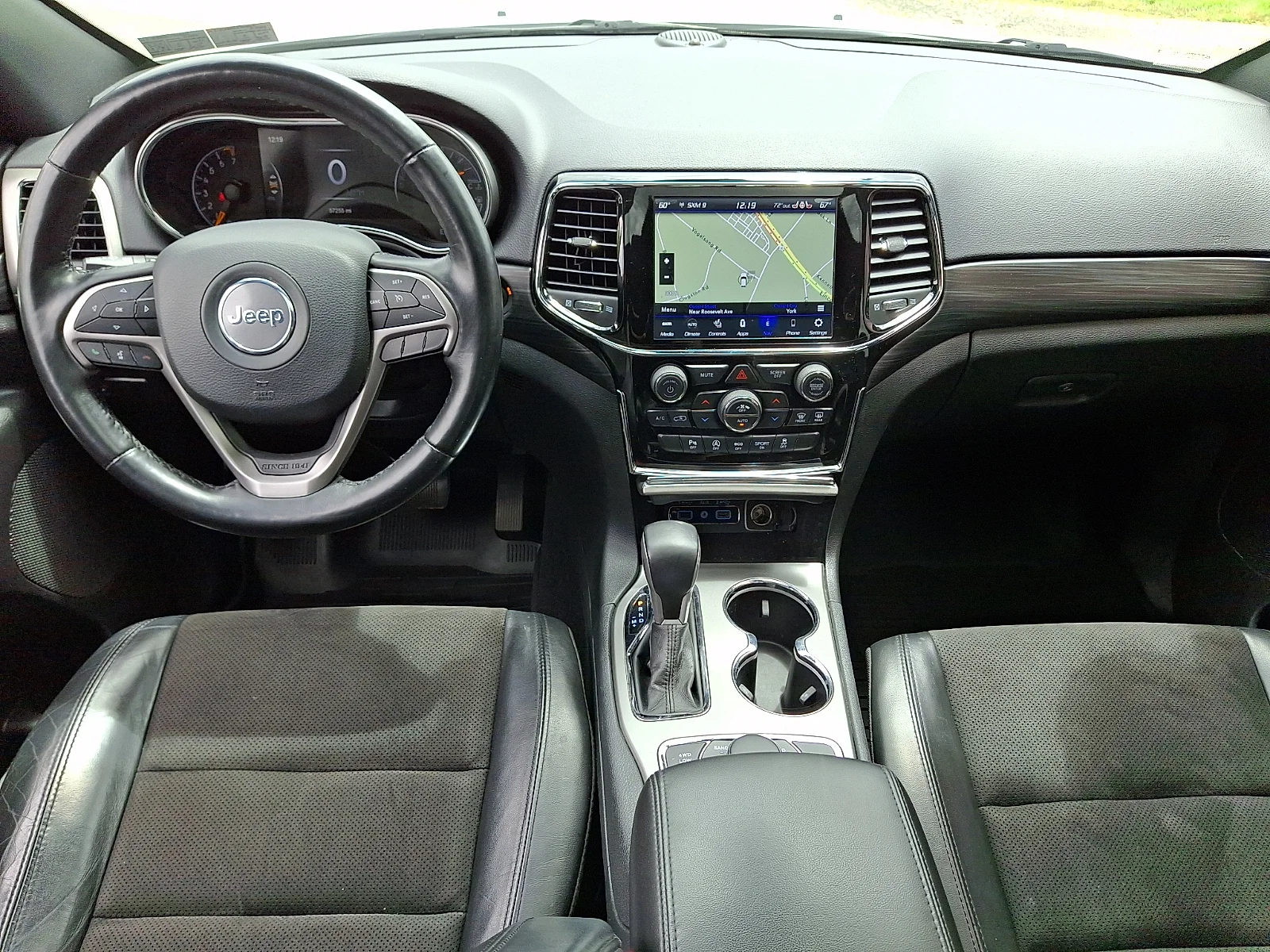 Certified Used 2020 White Jeep Laredo image 16