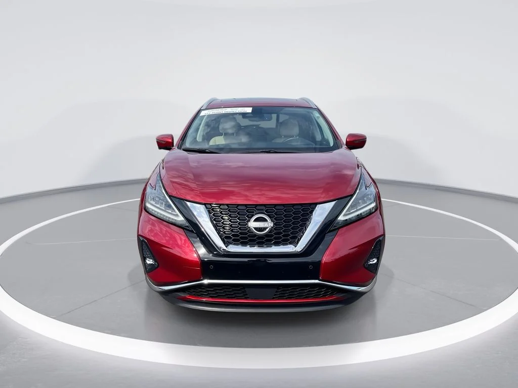 Used 2023 Red Nissan Platinum image 3