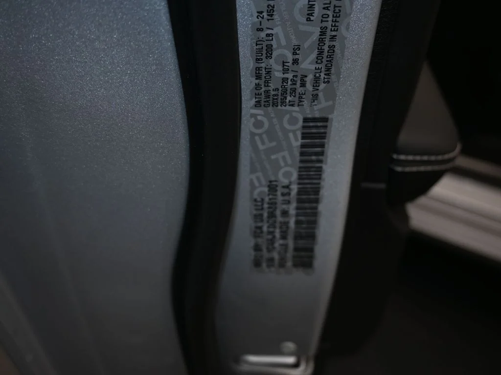 Used 2024 Silver Zynith Jeep Overland image 17