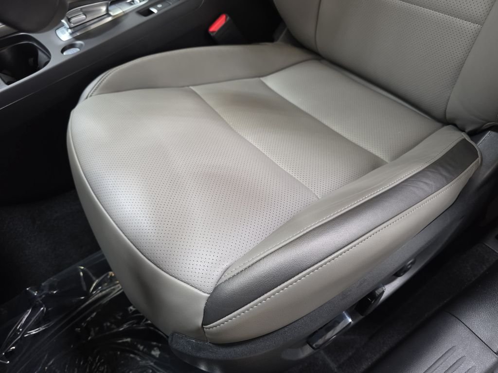 Certified Used 2025 Graphite Shadow INFINITI LUXE image 25