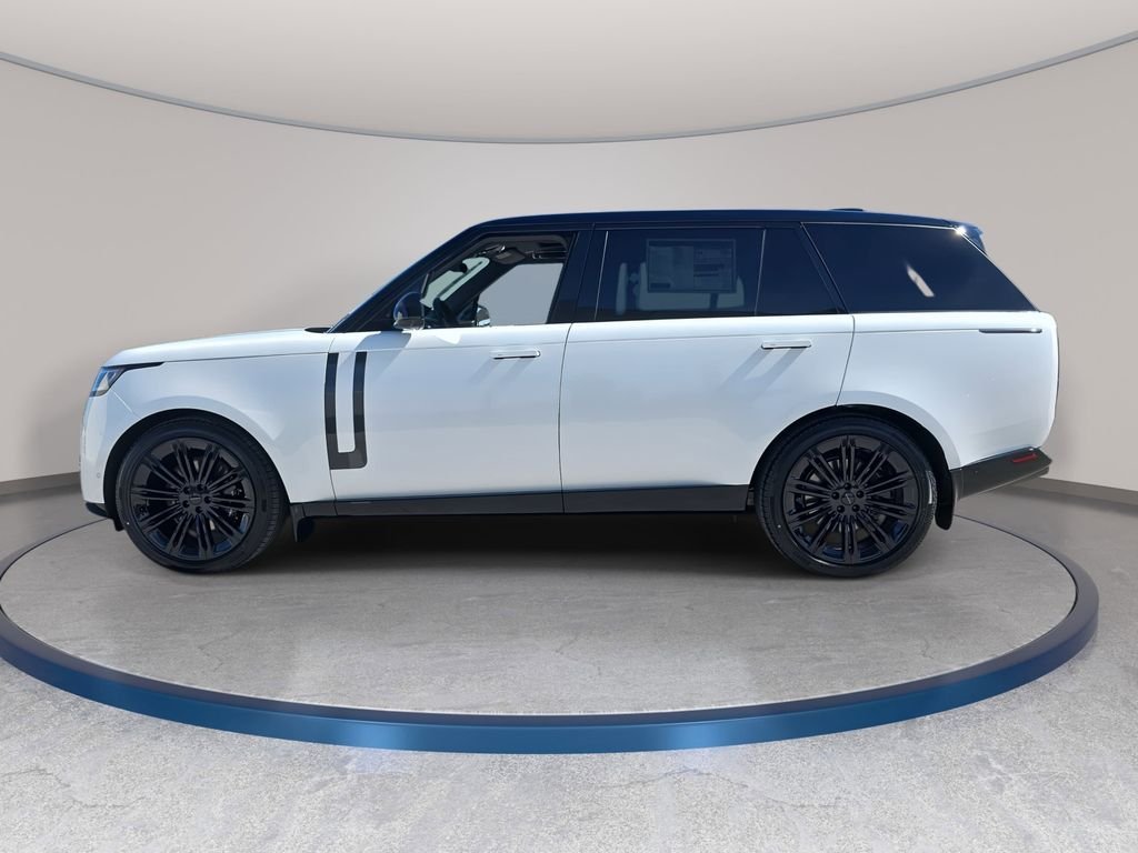 New 2026 Ostuni Pearl White LAND ROVER SE LWB 7-Seats / V8 image 8