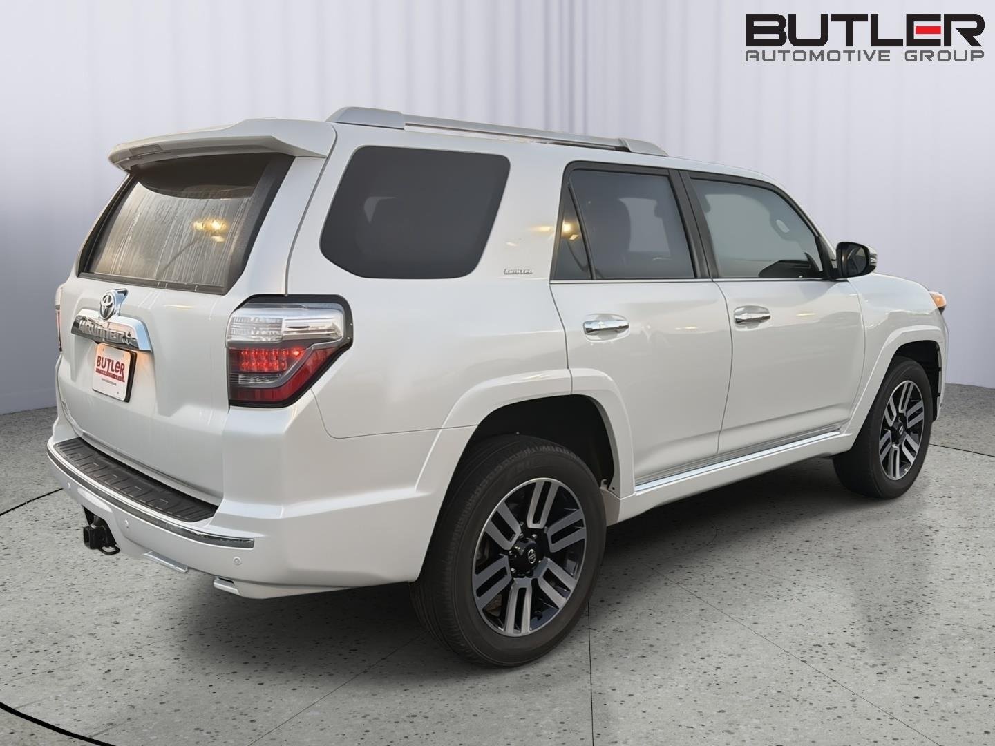 Used 2024 Wind Chill Pearl Toyota Limited image 6