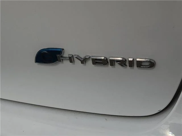 Used 2024 White Chrysler Select Front-Wheel Drive Passenger image 8