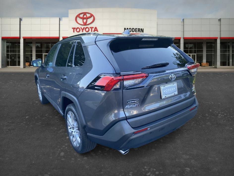 Used 2023 Magnetic Gray Metallic Toyota XLE Premium image 7