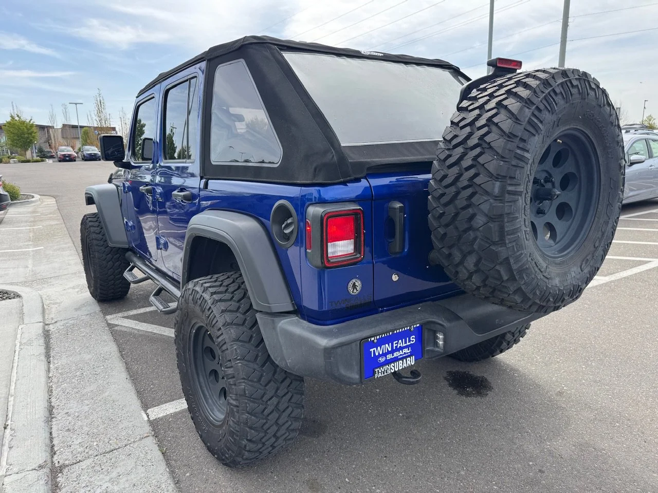 Used 2019 Ocean Blue Metallic Clearcoat Jeep Sport S image 5