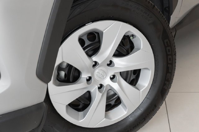 Used 2025 Silver Toyota LE image 2