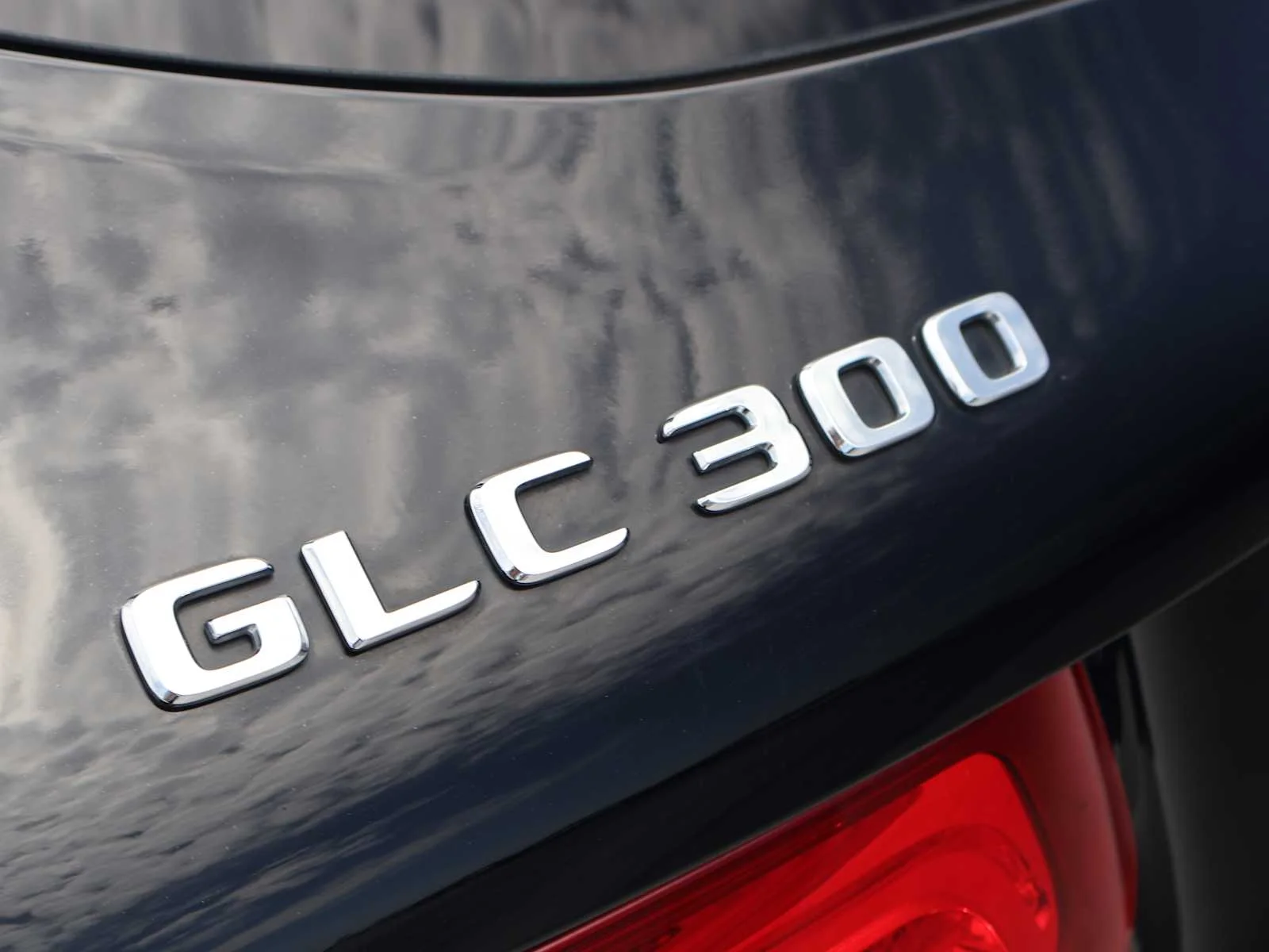 Used 2018 Black Mercedes-Benz GLC 300 image 13