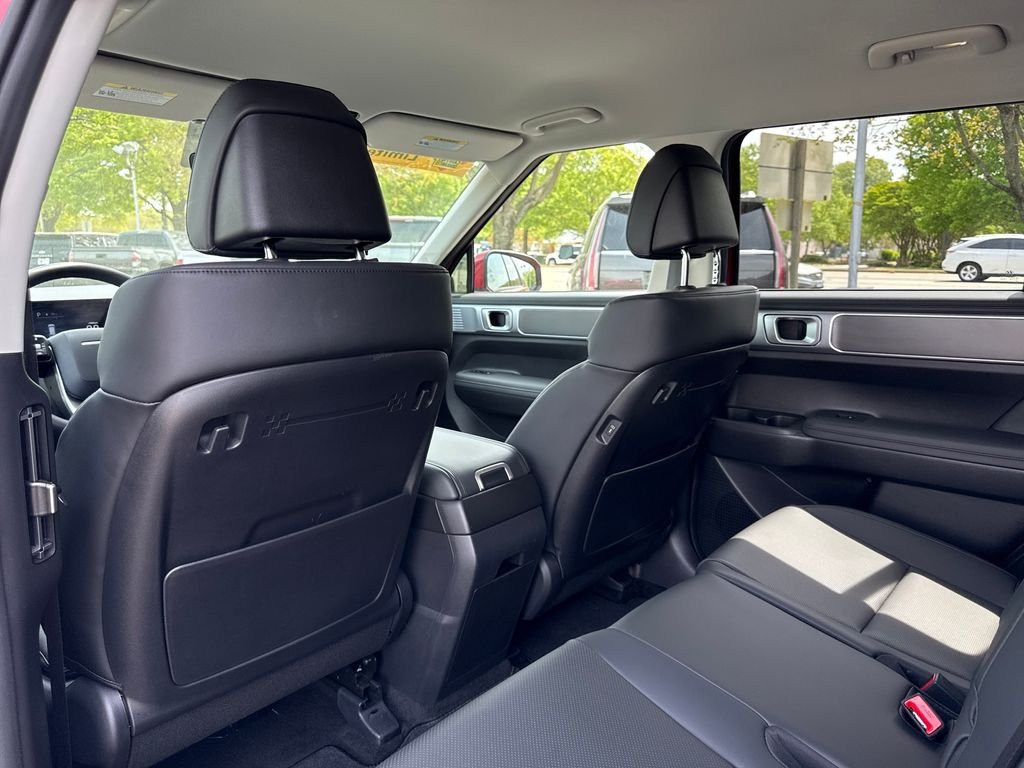 Used 2025 Red Hyundai SEL image 21