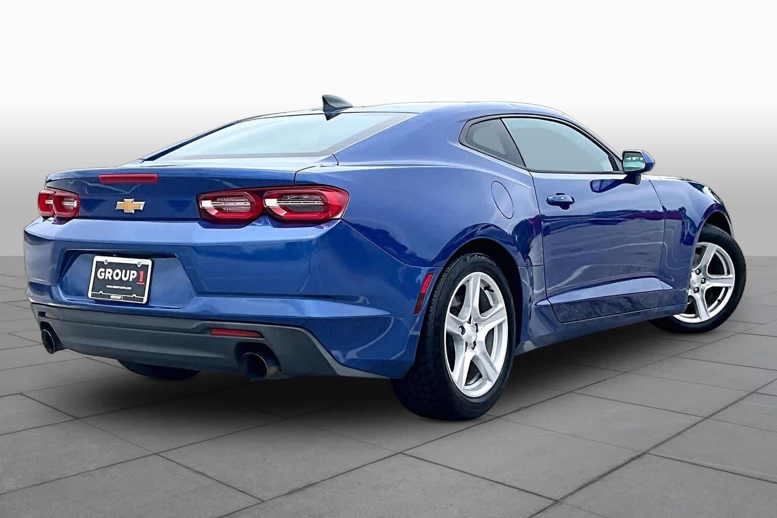 Used 2020 Riverside Blue Metallic Chevrolet 1LT image 13