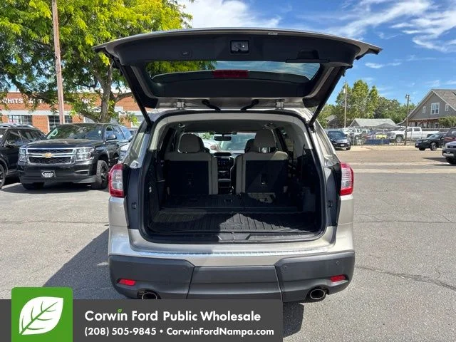 Used 2019 Gray Subaru Premium image 29