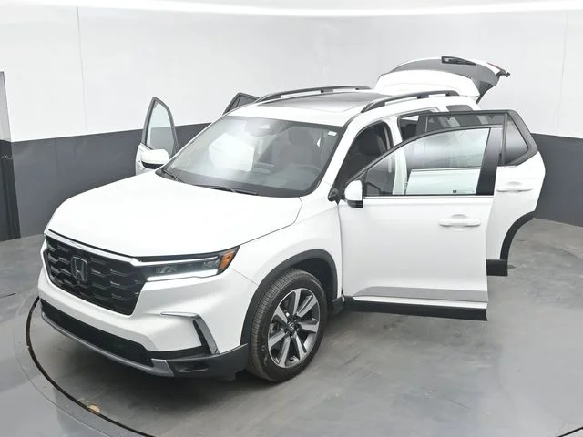 Used 2025 Platinum White Pearl Honda AWD Elite image 56