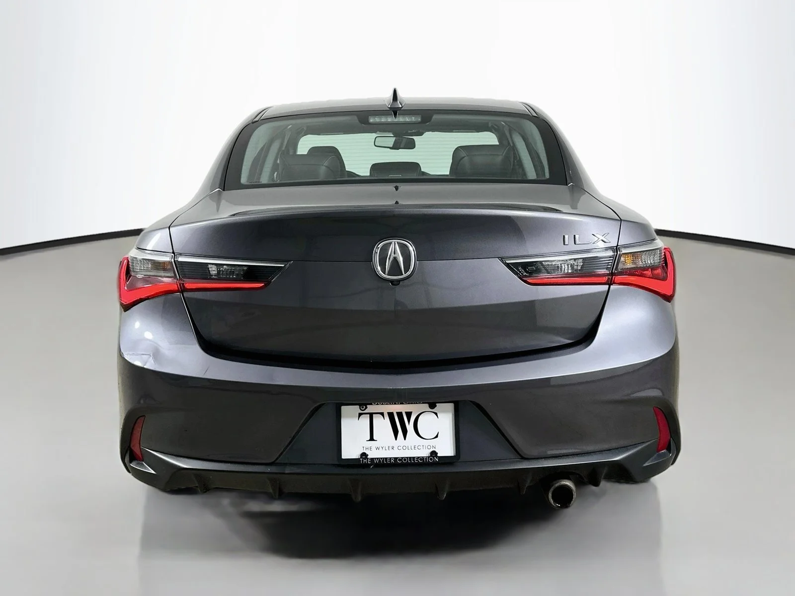 Used 2019  Acura  image 6