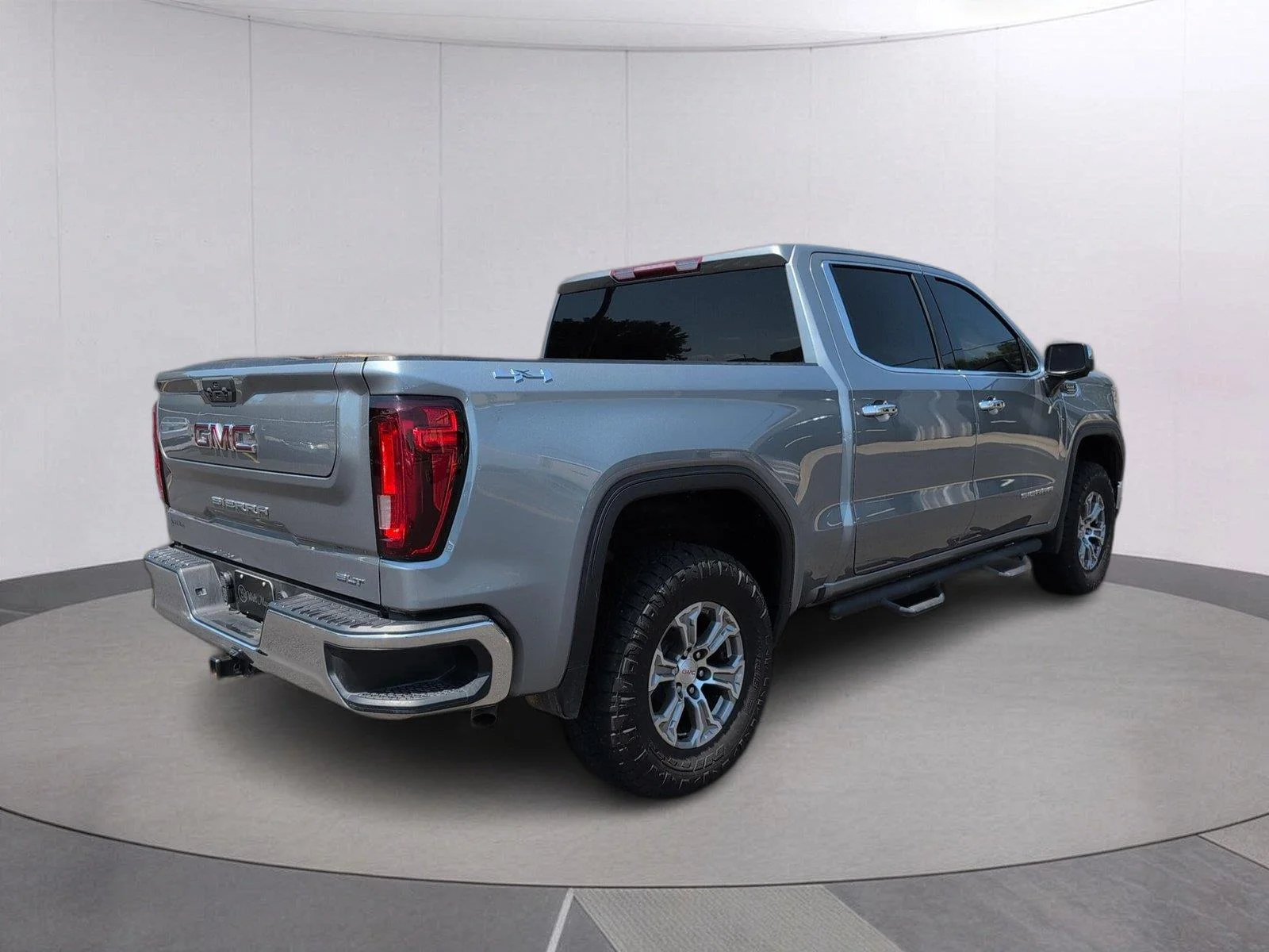 Used 2024 Sterling Metallic GMC SLT image 7