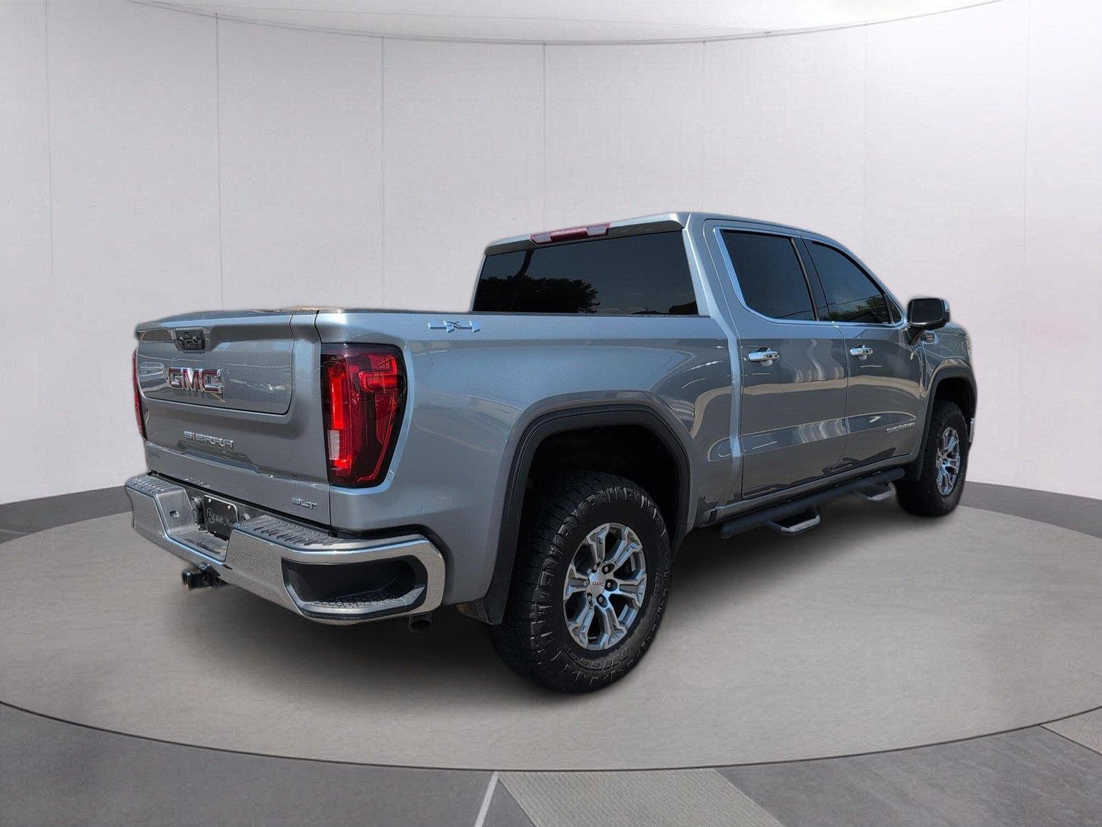 Used 2024 Sterling Metallic GMC SLT image 7