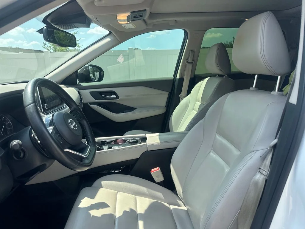 Used 2023 White Nissan SL image 41