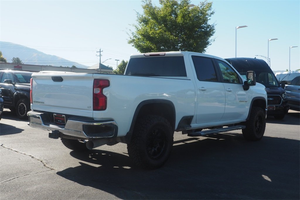 2024 Chevrolet Silverado 2500HD LT photo 2
