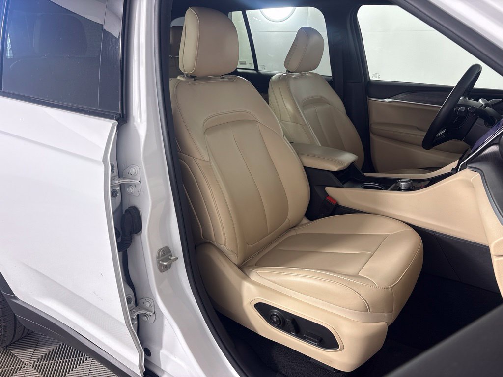 Used 2024 White Jeep Limited image 21