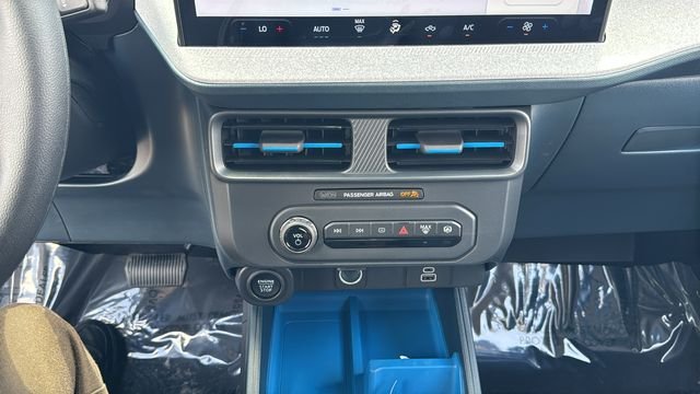 New 2026 Carbonized Gray Metallic Ford XLT image 27