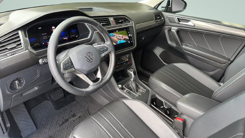 Used 2024 White Volkswagen 2.0T SE image 30
