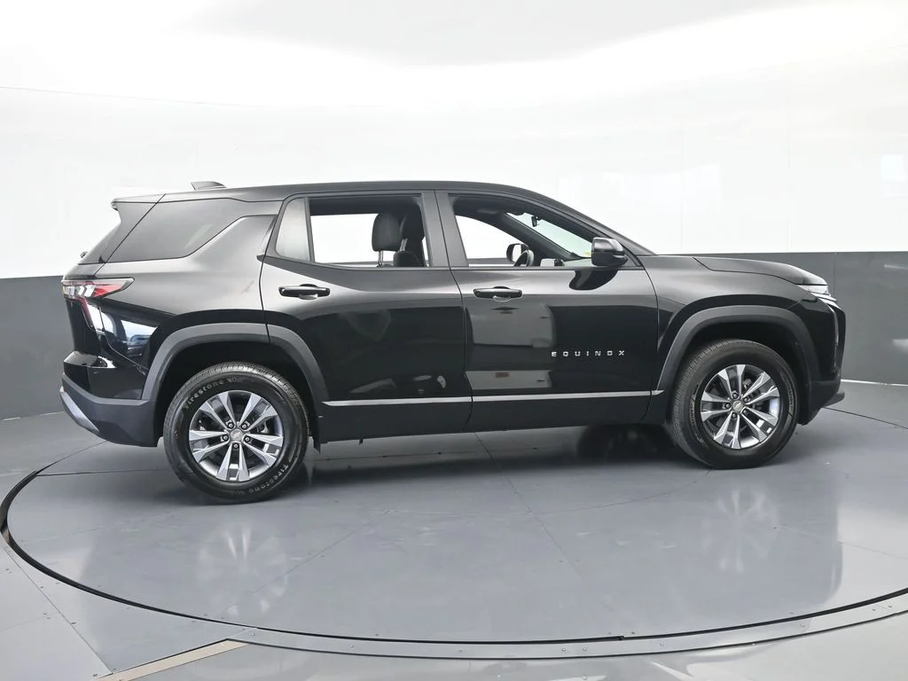 Used 2026 Mosaic Black Metallic Chevrolet LT image 7