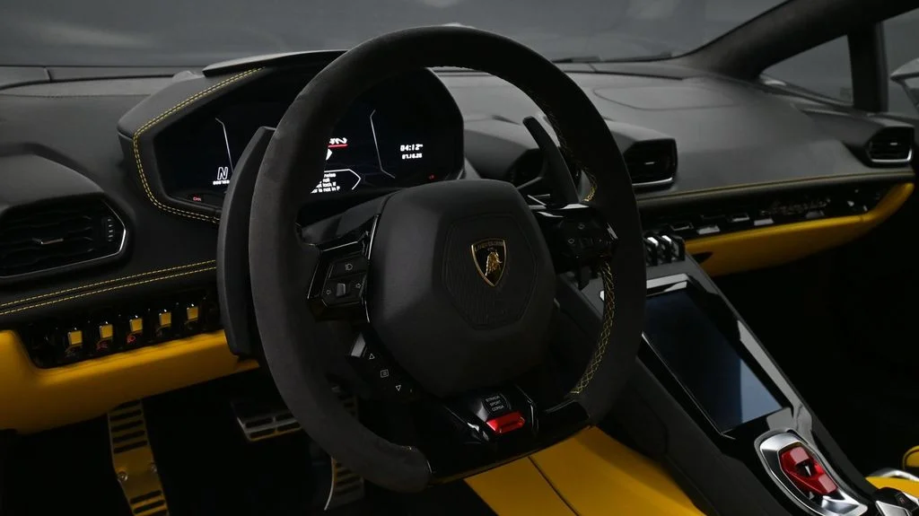 Used 2022  Lamborghini Base image 8