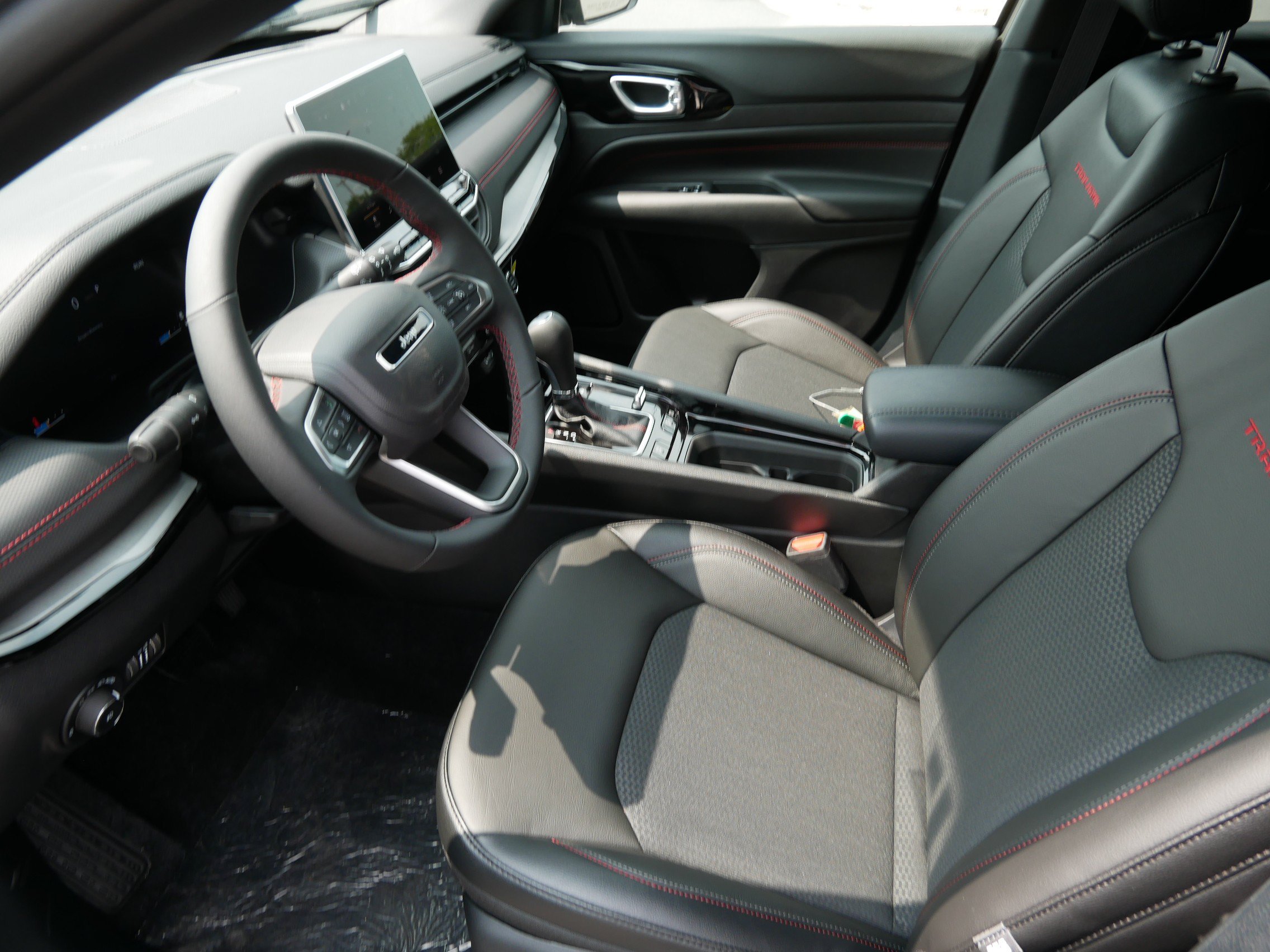 New 2026 Sting-Gray Clear-Coat Exterior Paint Jeep Trailhawk image 11