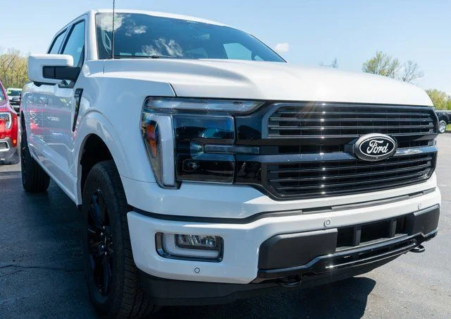 Used 2025 White Ford Platinum image 4