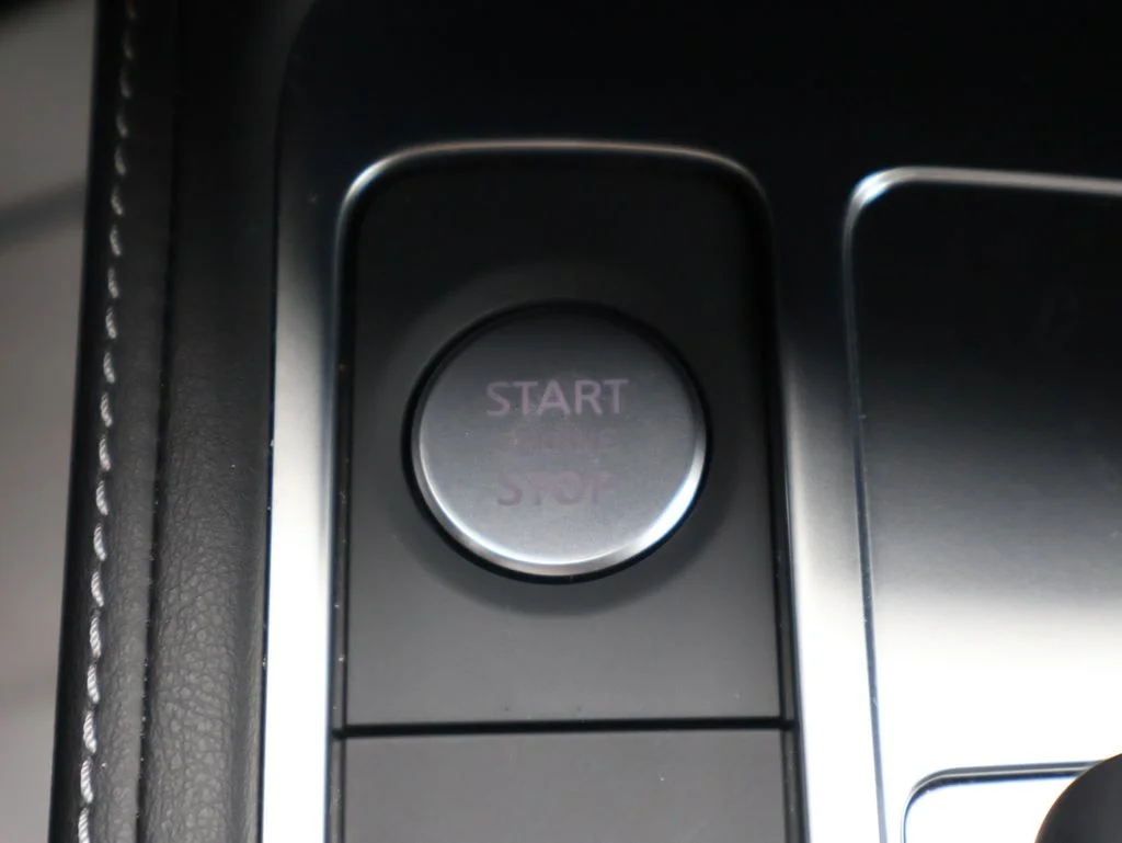 Used 2025 Gray INFINITI Sensory image 30