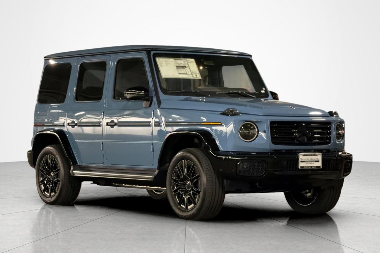 New 2027 MANUFAKTUR China Blue Mercedes-Benz G 580e SUV image 7