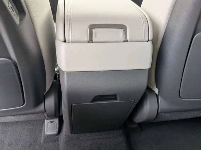 New 2026 Silver Hyundai SE image 25