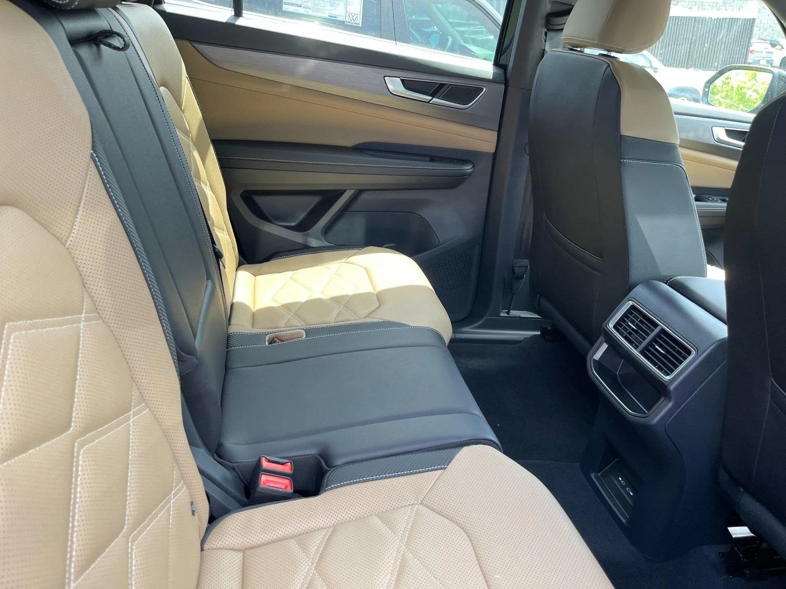 New 2026 Deep Black Pearl Volkswagen 2.0T SE image 37