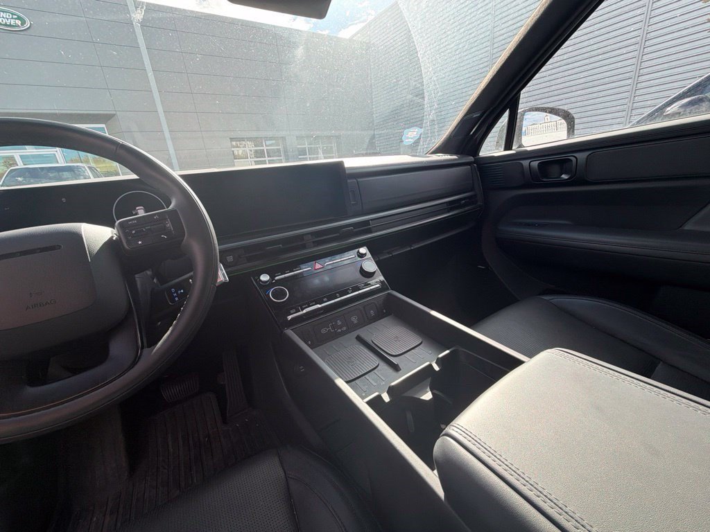 Used 2024 Rockwood Green Hyundai Calligraphy image 6