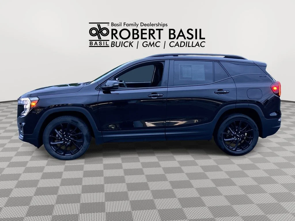 Used 2024 Black GMC SLE image 5