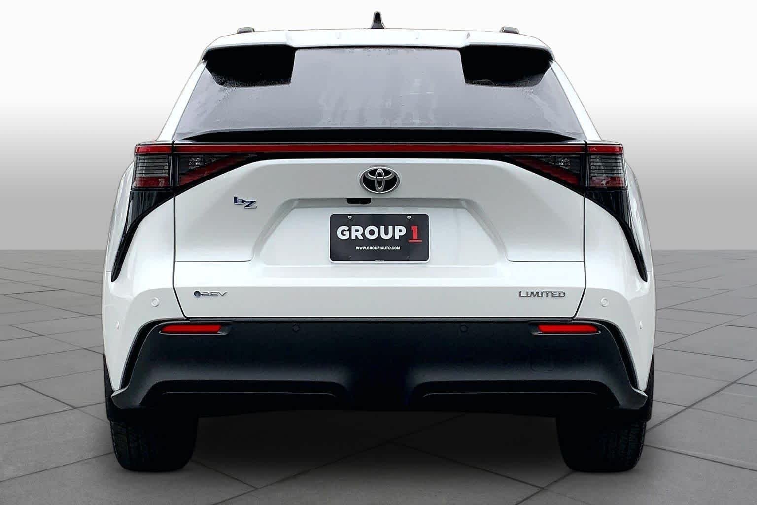 New 2026 Wind Chill Pearl Toyota Limited image 4
