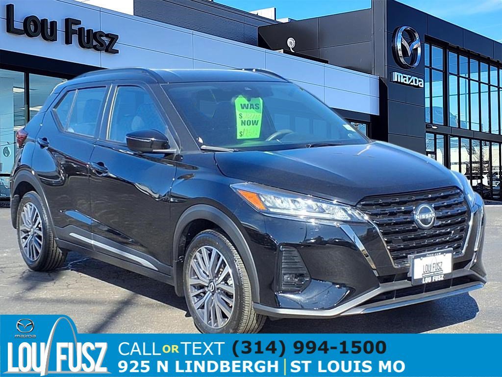 2023 Nissan Kicks SR