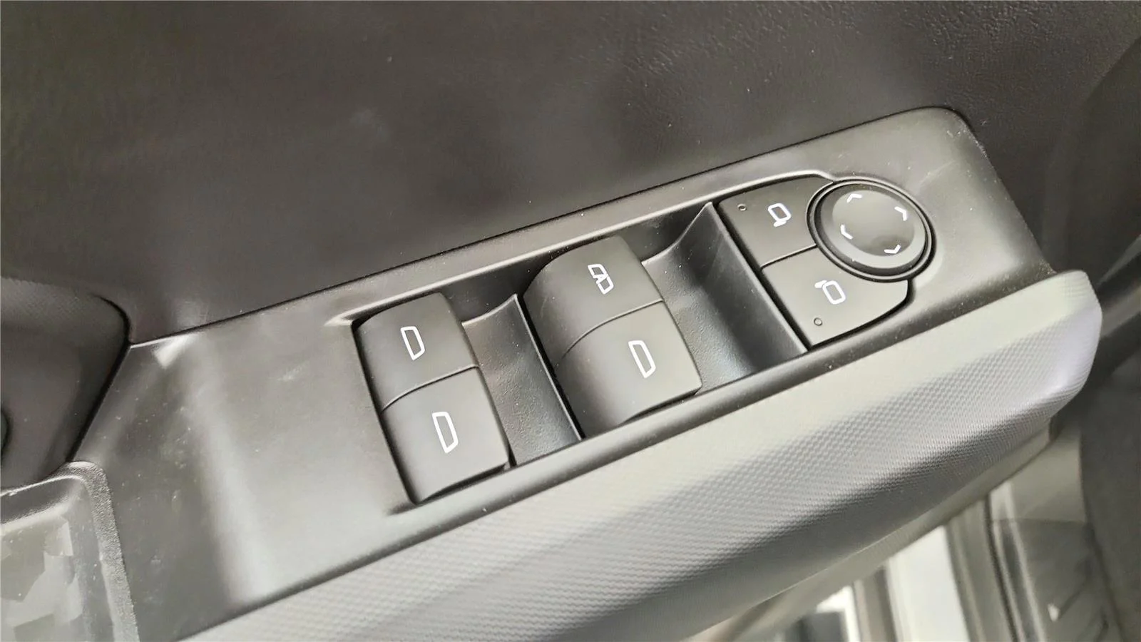 2026 Chevrolet Colorado LT - Photo 31
