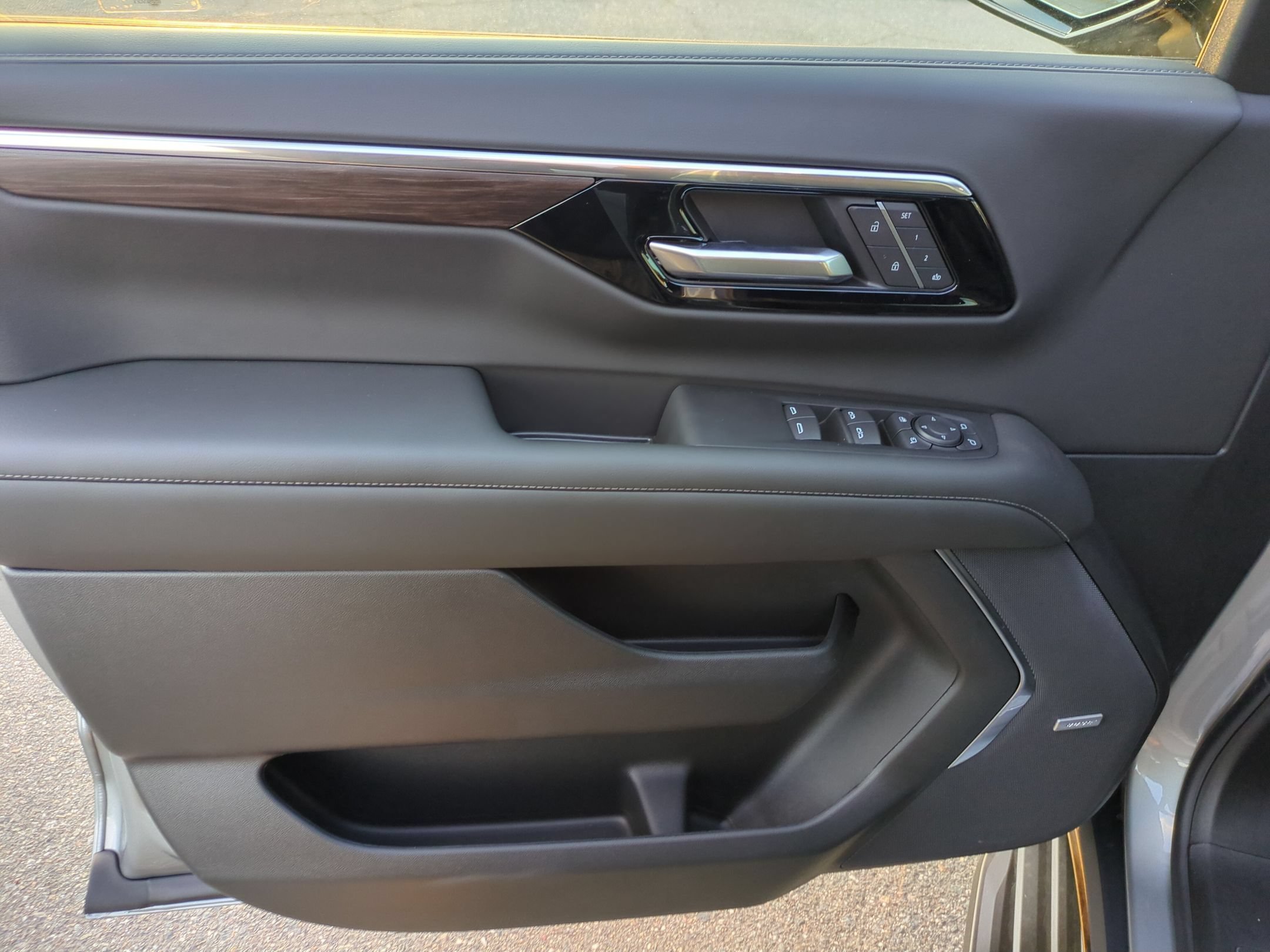 2026 Chevrolet Suburban LT - Photo 16