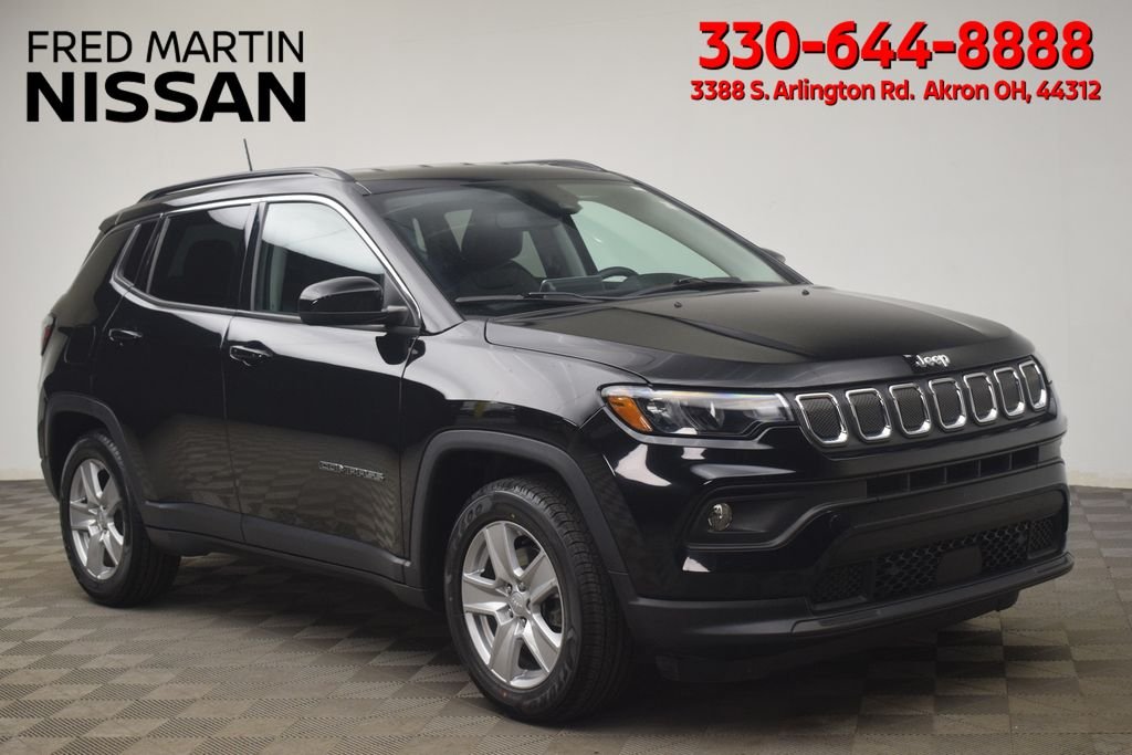 Used 2022 Black Jeep Latitude image 1