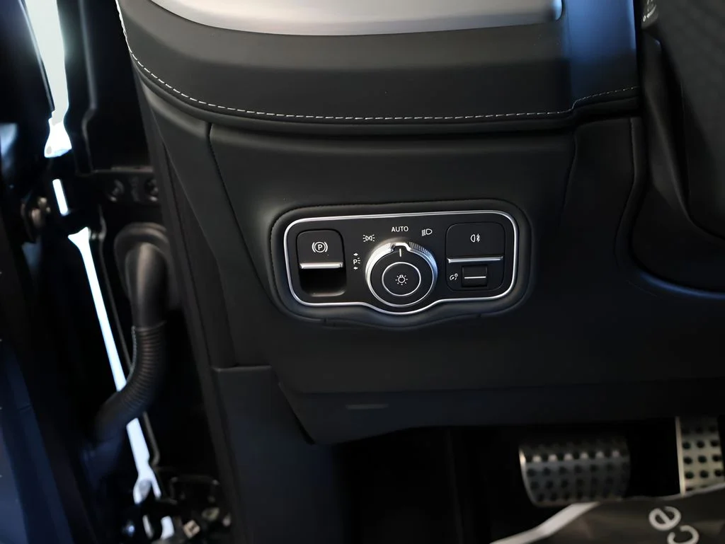 New 2026 MANUFAKTUR Night Black Magno Mercedes-Benz AMG® G 63 SUV image 33