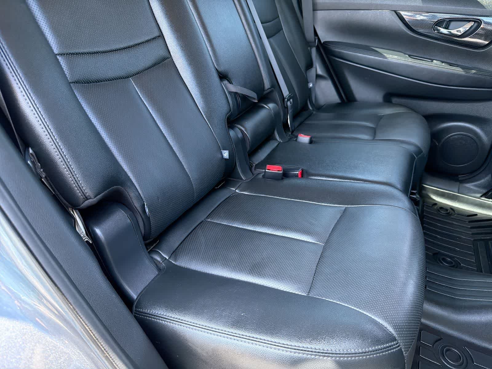 Used 2020 Gun Metallic Nissan SL image 21