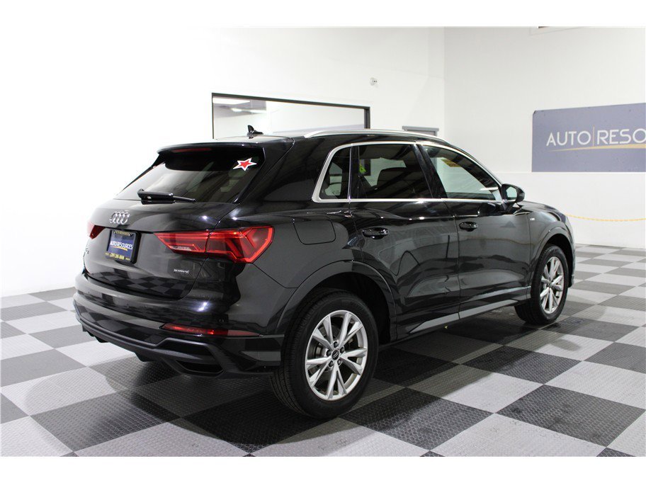2023 Audi Q3 45 TFSI S line Premium photo 3